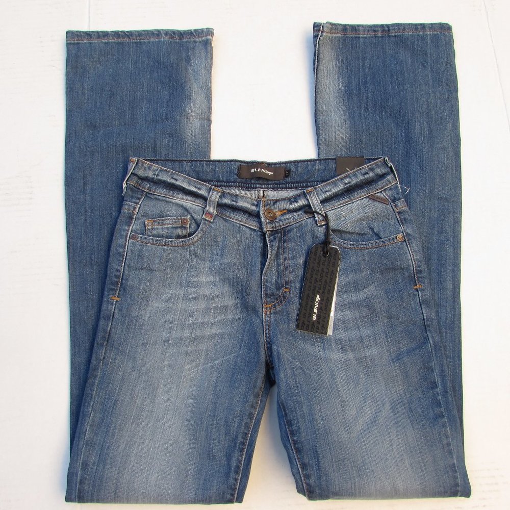 NWT Woman's Blend jeans - Size 27-Lot2E